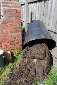 Black compost bin